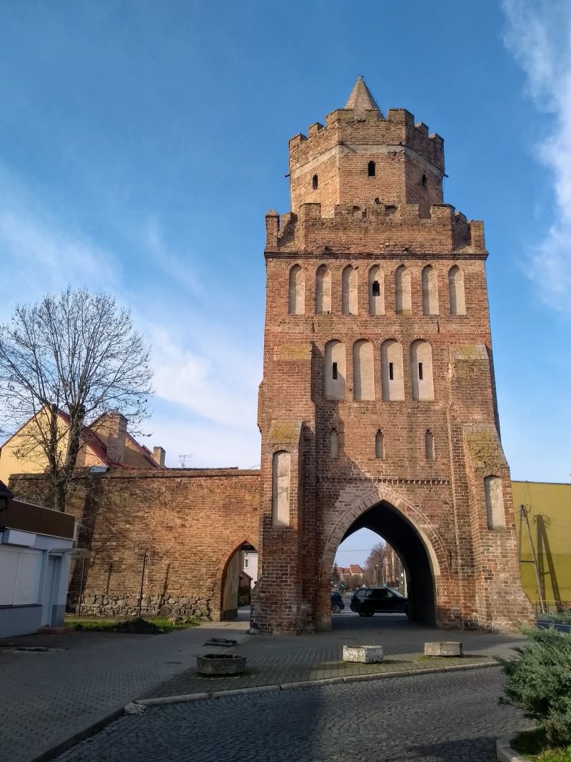 Średniowieczna brama Barnkowska w Chojnie.