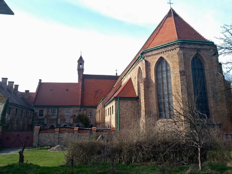 Klasztor poaugustiański i kościół św. Trójcyw Chojnie